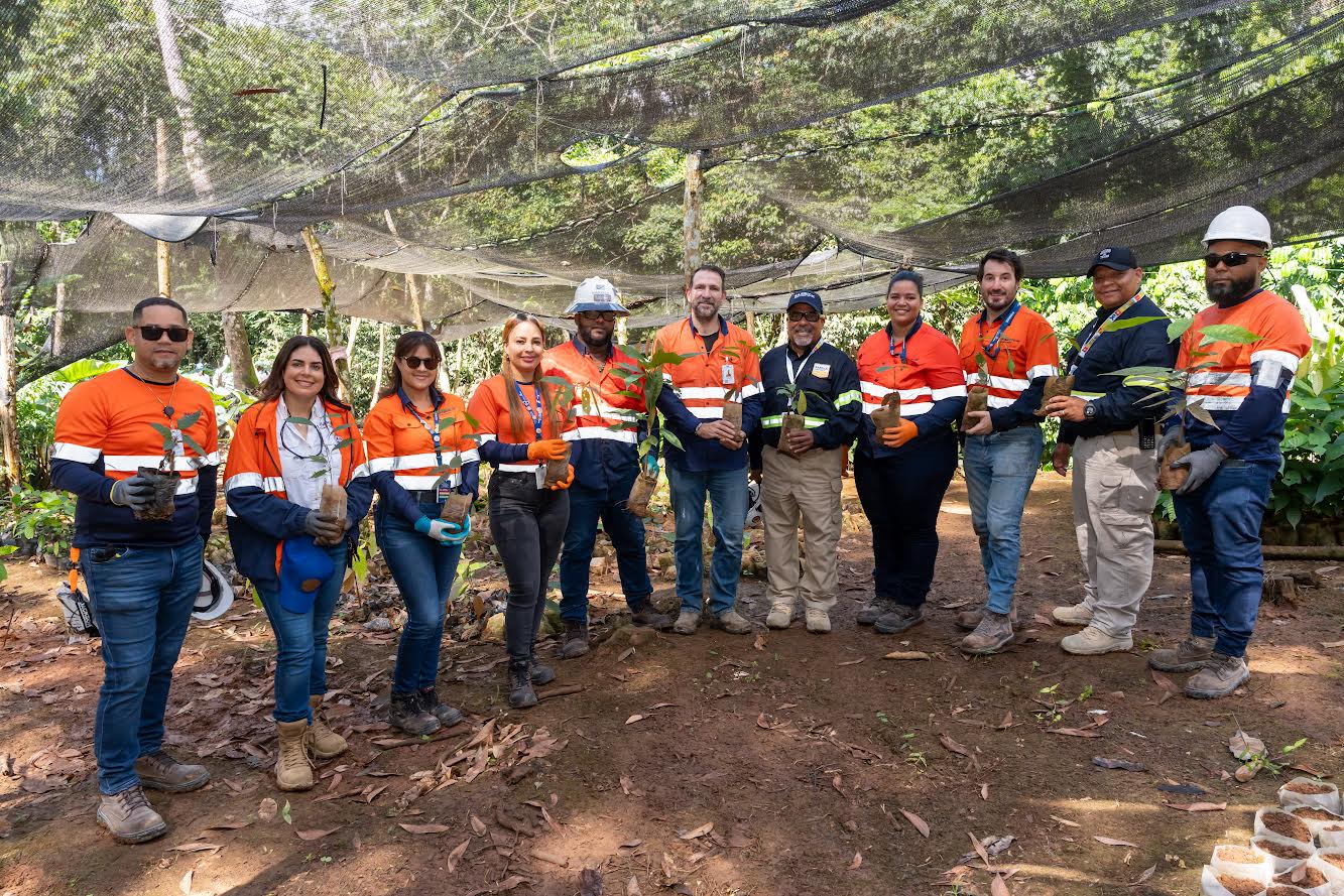 Barrick y Minería impulsan reforestación en Arroyo Vuelta