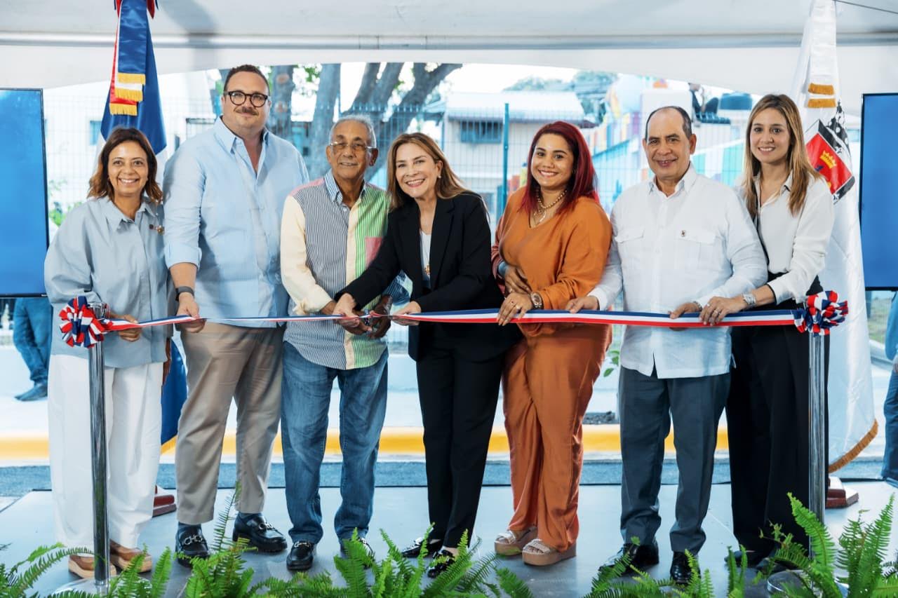 Carolina entrega parque renovado en Urbanización Solimar