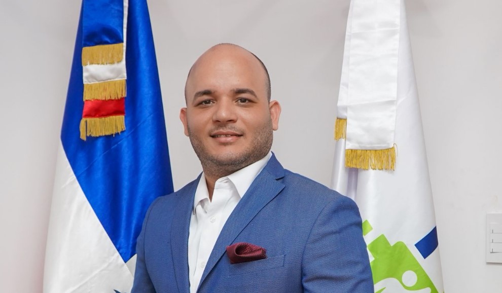 Periodista Pablo Gómez destaca avances de la comunicación dominicana