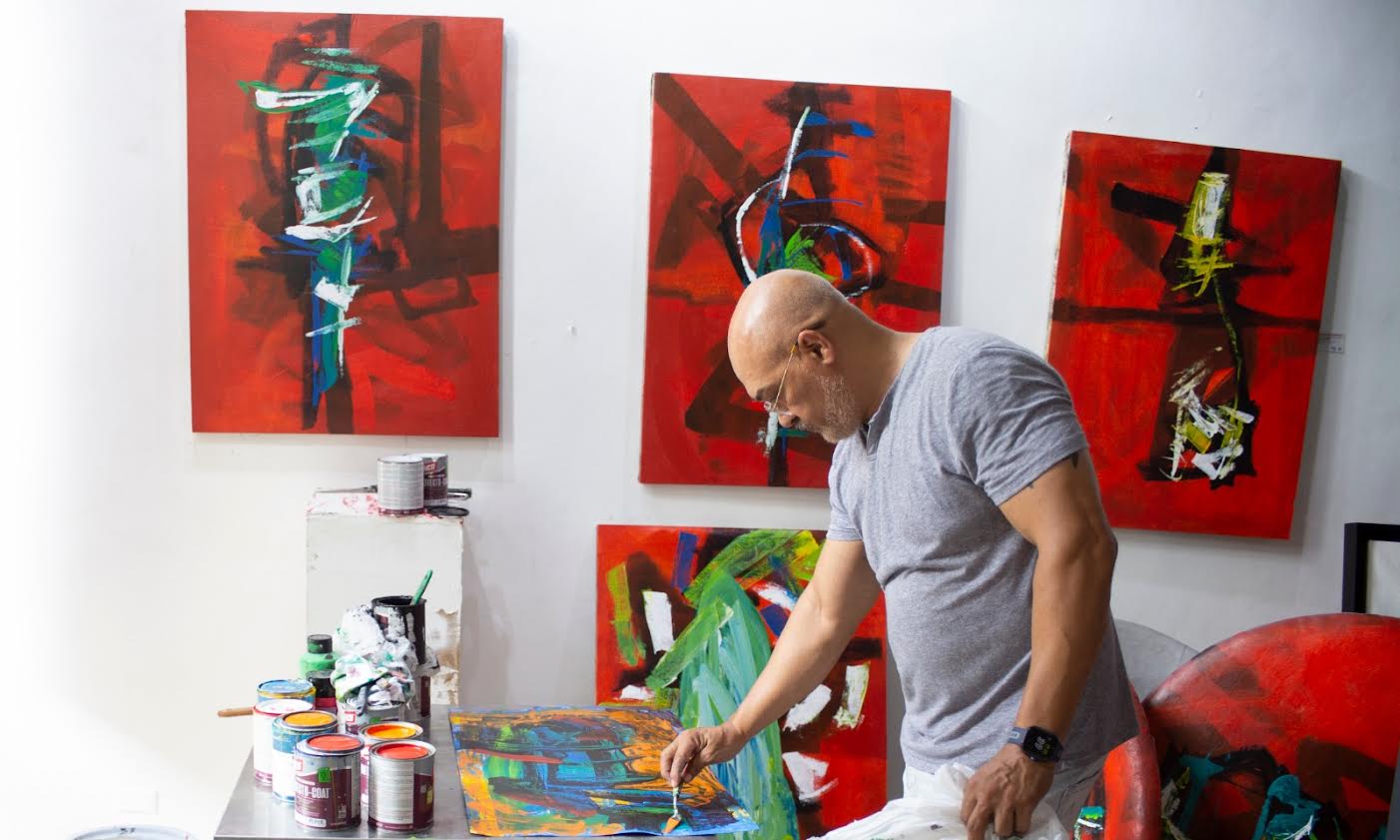Víctor Martínez presenta su más reciente propuesta artística en el Museo Abreu: El Equilibrio del Colapso