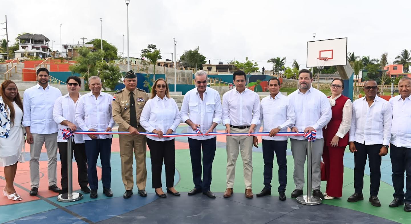 Presidente Abinader inaugura Bulevar de la Salud en Bajos de Haina con inversión de RD$165 millones