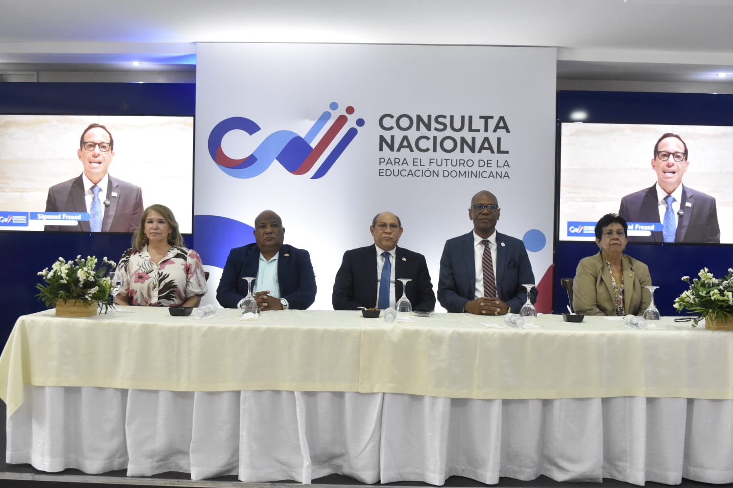 Más de 947 representantes de nueve provincias participan en foros sobre el futuro de la educación dominicana