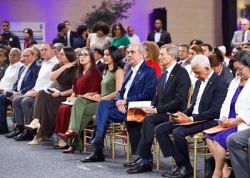 Presidente Abinader atribuye la estabilidad democrática del país a la capacidad de construir consensos nacionales