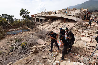 Aumentan a 920 los fallecidos por los terremotos en Venezuela; más de 3,300 personas resultaron heridas