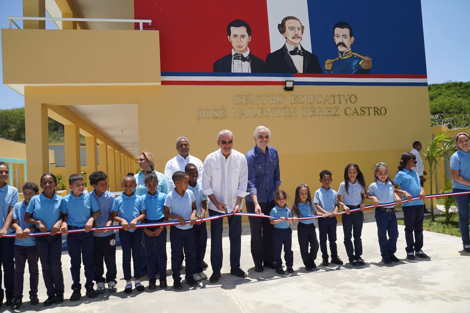 Gobierno inaugura escuela básica en La Noriega, Santiago