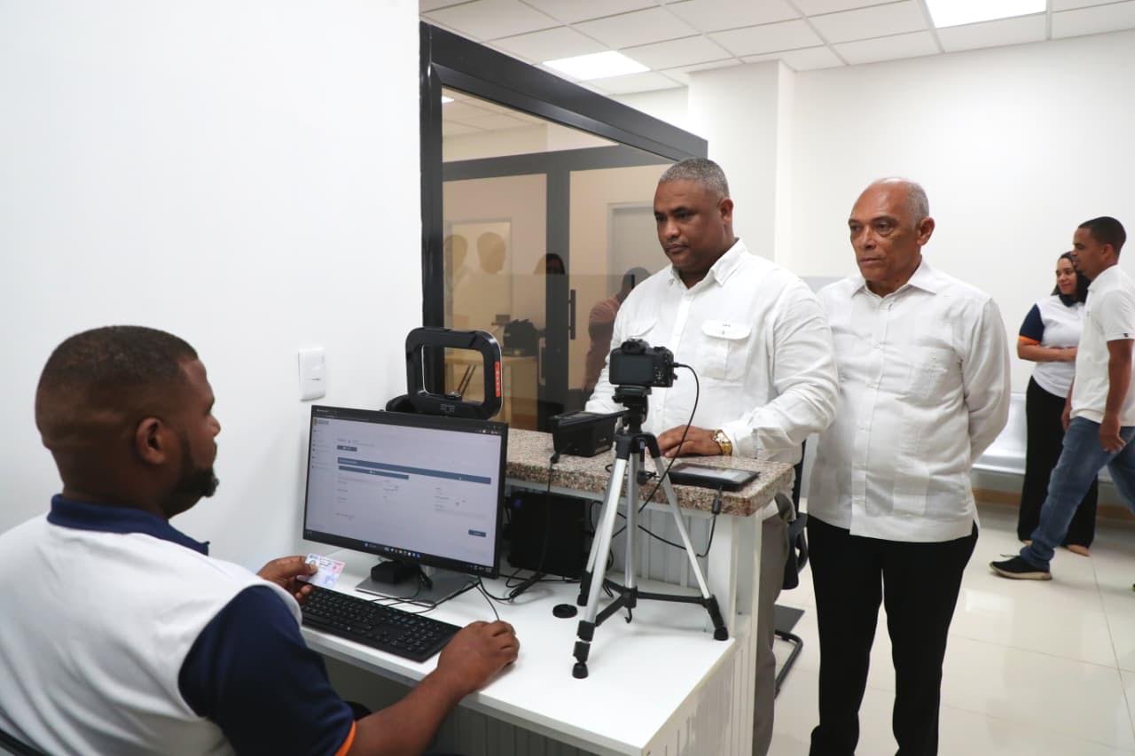 INTRANT inaugura primera oficina de licencias de conducir en Samaná