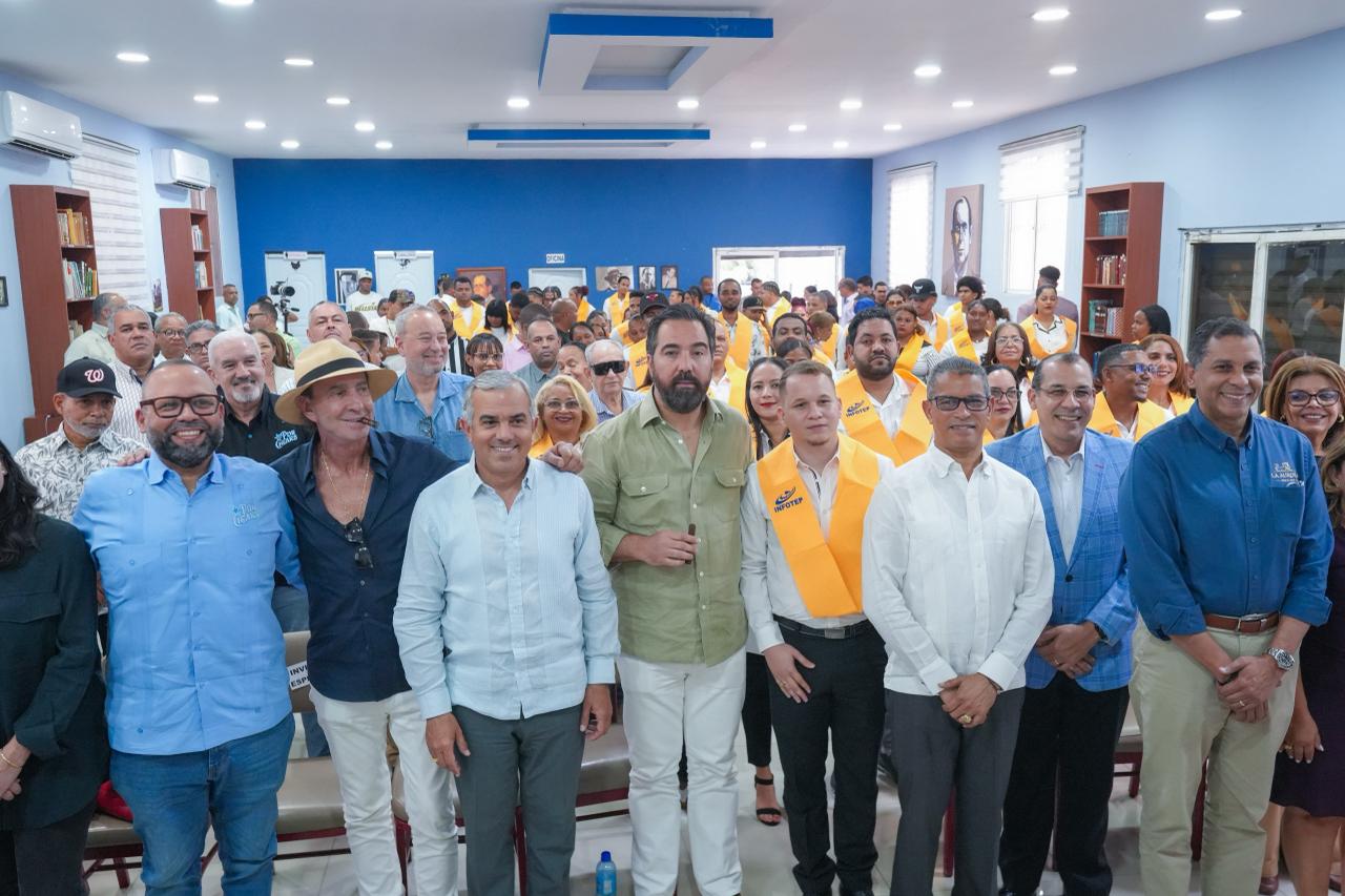 INFOTEP y PROCIGAR certifican 127 nuevos tabaqueros en Tamboril