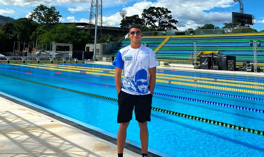 Estudiante del INTEC representará a República Dominicana en natación en Santo Domingo 2026