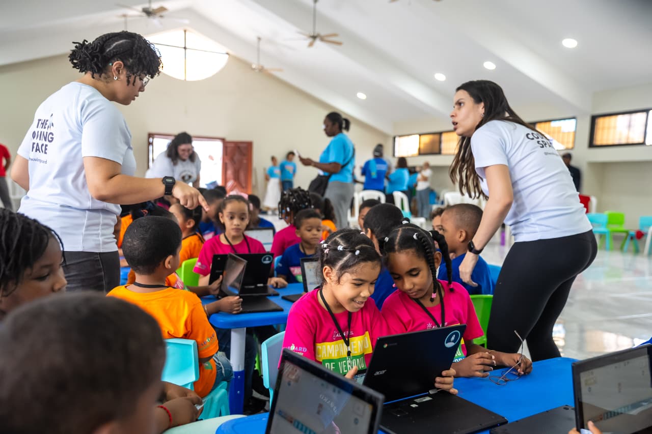 Carolina Mejía inicia Campamento de Verano 2026 de Alcaldía del DN en Cristo Rey