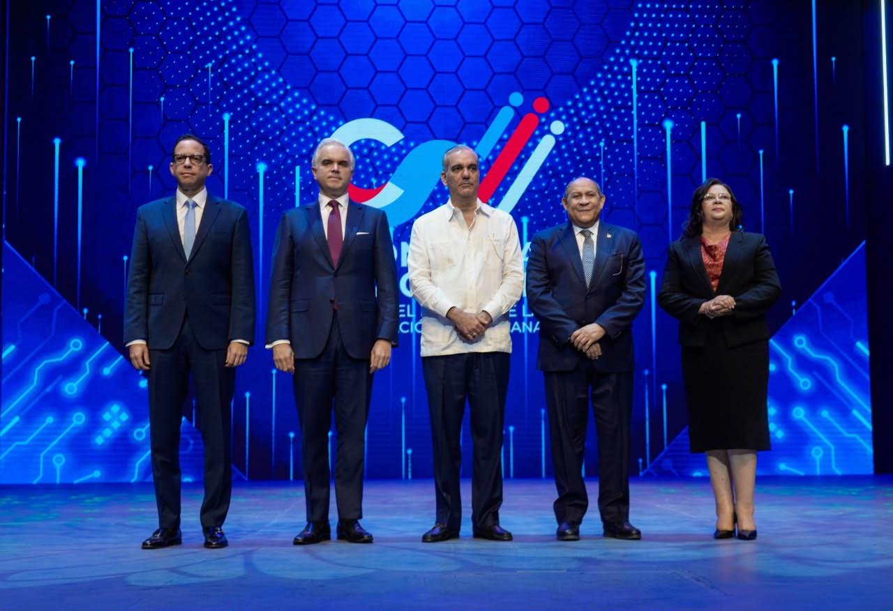 Abinader recibe resultados de la Consulta Nacional sobre el Futuro de la Educación