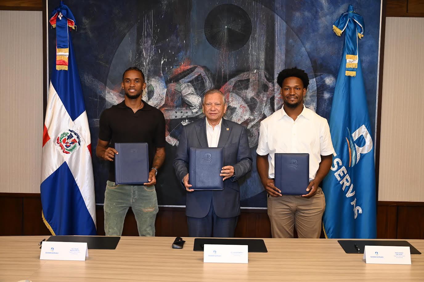 Banreservas incorpora a Jean Montero y Andrés Feliz como embajadores de marca