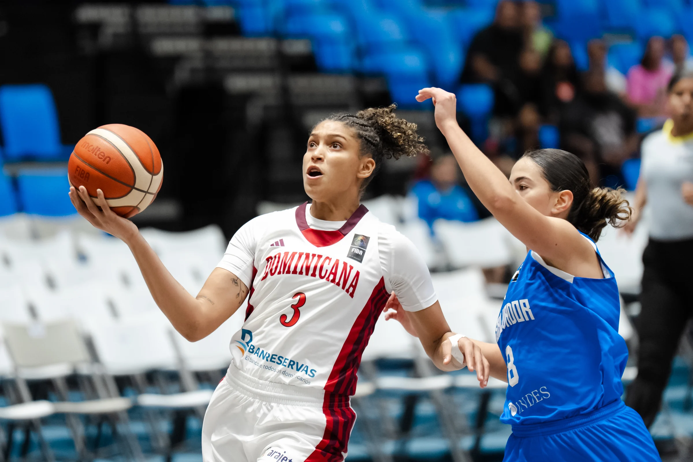 República Dominicana avanza a semifinales del baloncesto femenino en Santo Domingo 2026