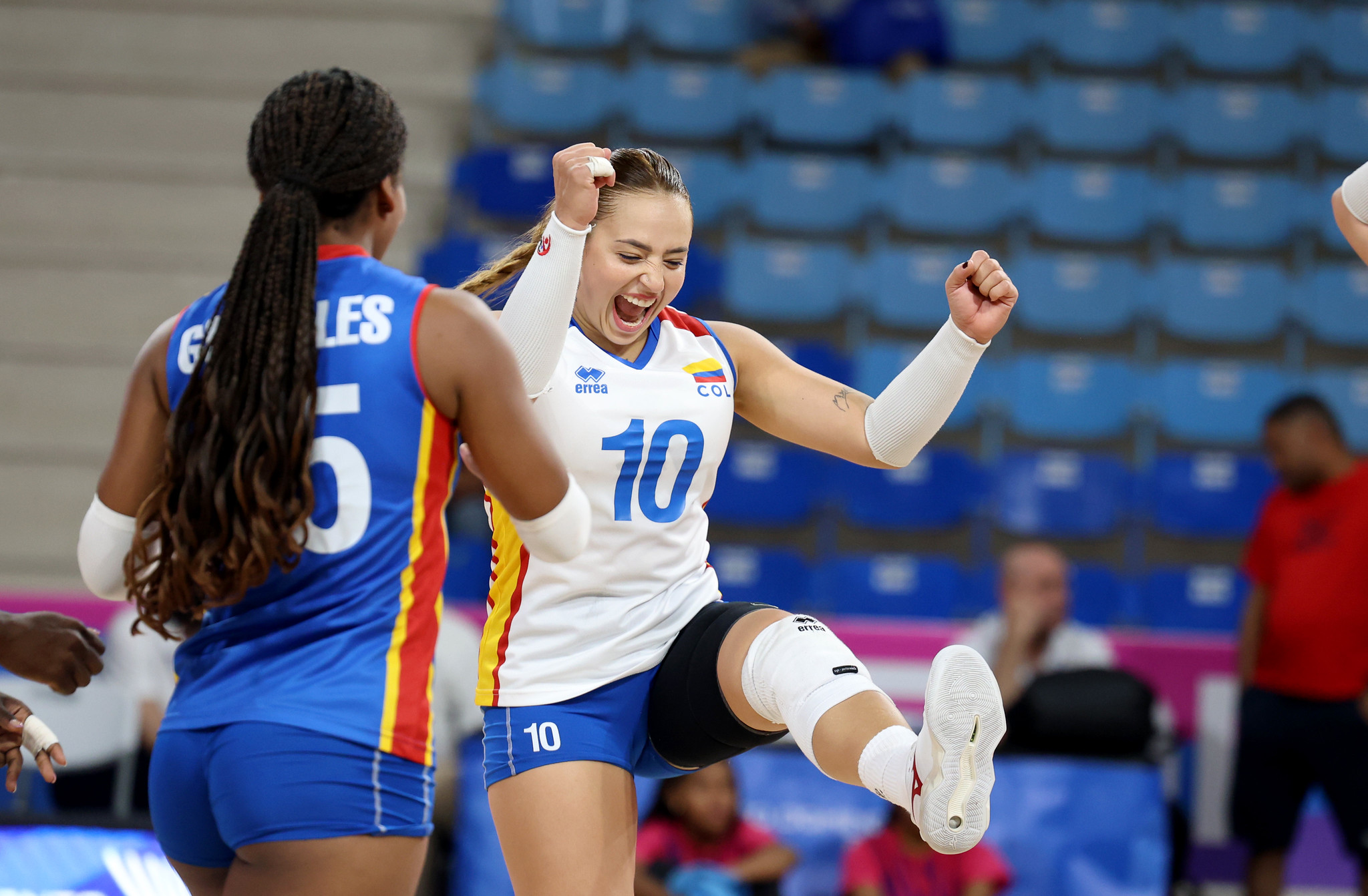 Colombia mantiene el invicto y lidera el Grupo A del voleibol femenino