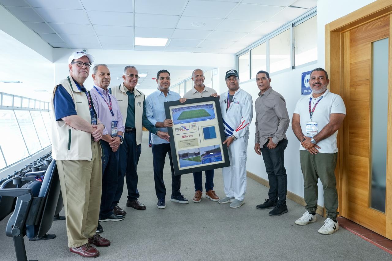 Comité Organizador reconoce a figuras clave del deporte durante homenaje en el Estadio Olímpico