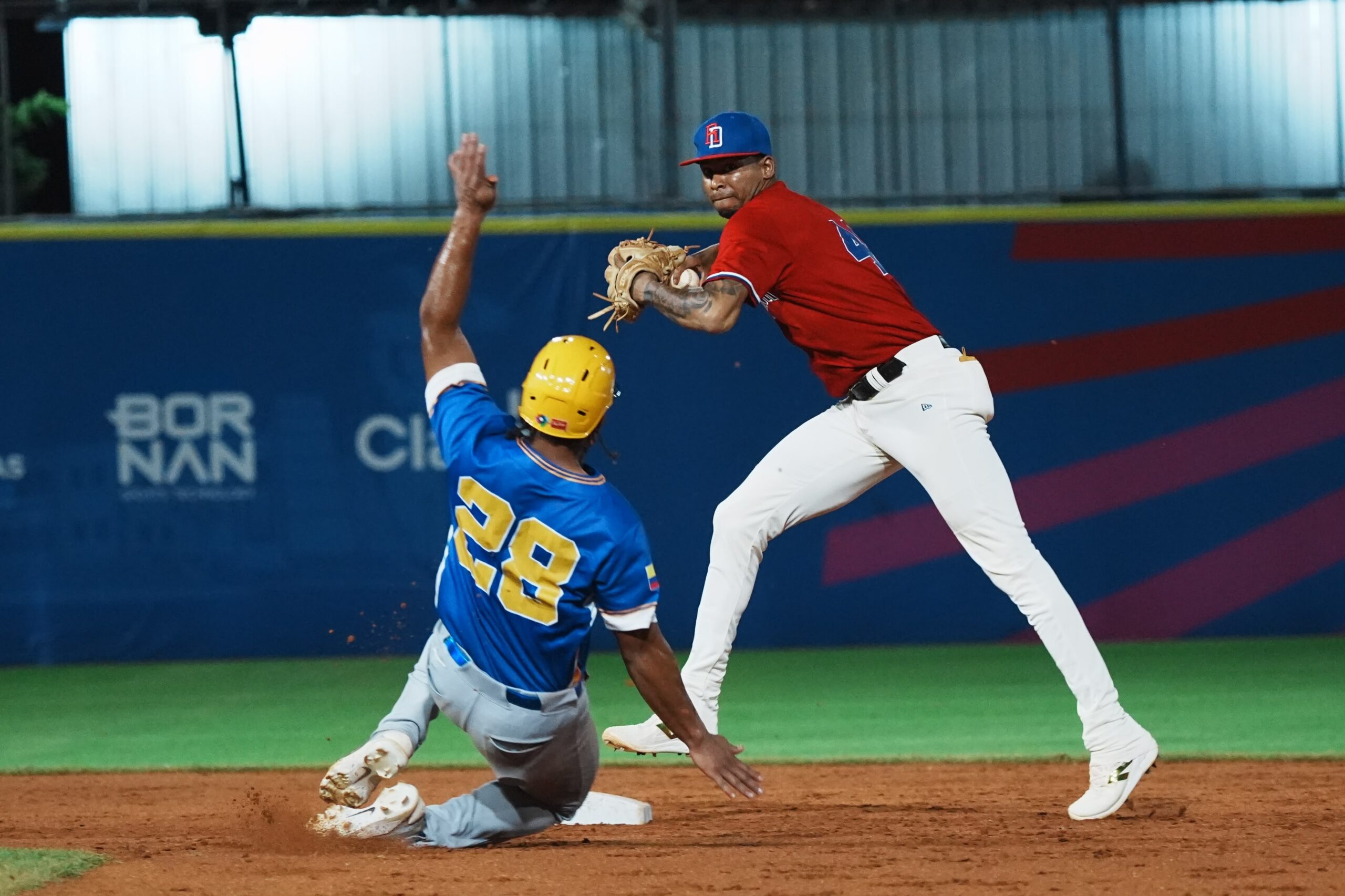 República Dominicana vence a Colombia y cierra su participación en béisbol