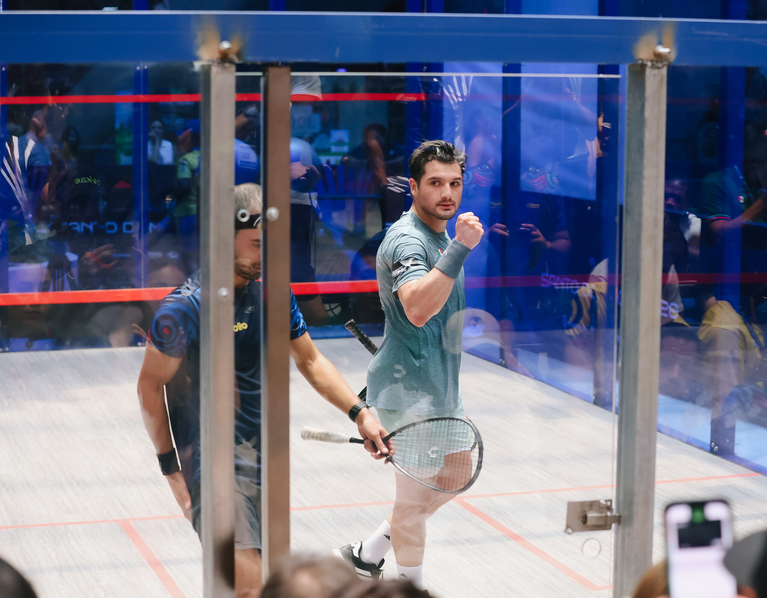 Leonel Cárdenas conquista el oro en el squash masculino