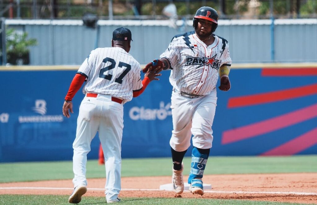 Panamá derrota a República Dominicana y mantiene el invicto en béisbol