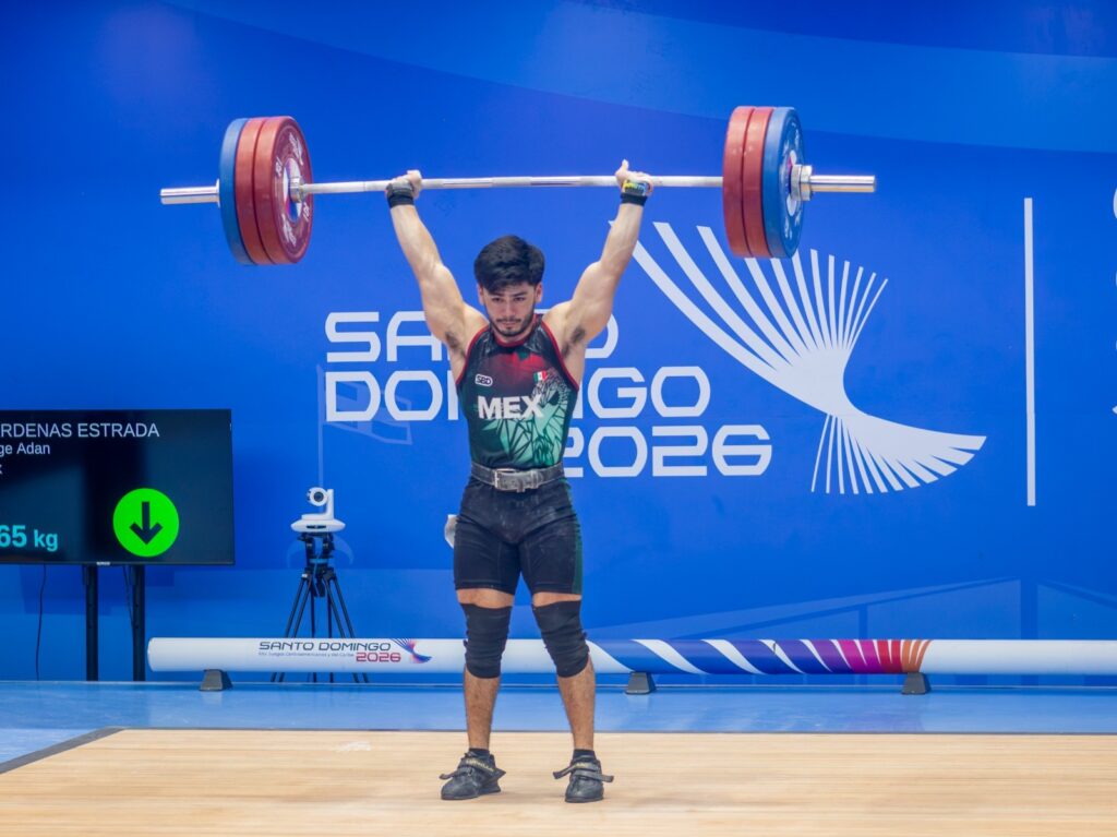 Mexicano Jorge Cárdenas gana el oro en arranque de los 71 kg