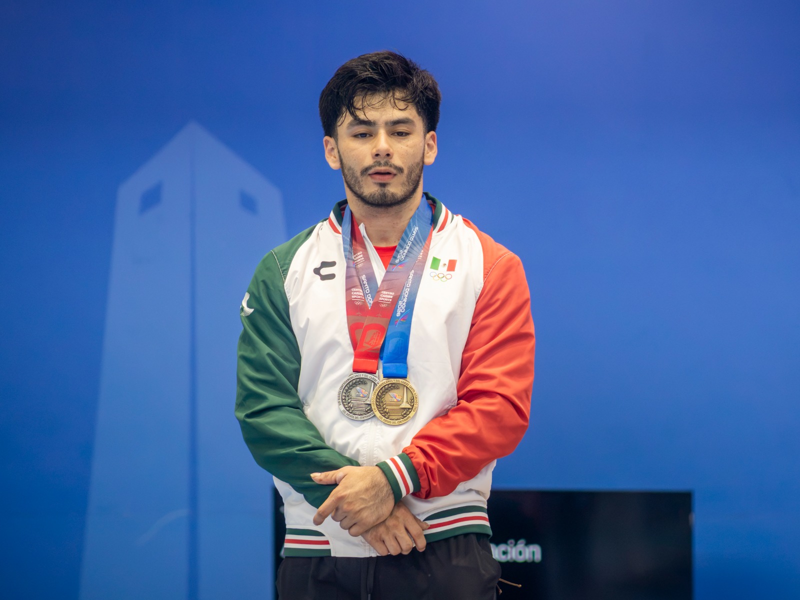 Jorge Cárdenas conquista oro en levantamiento de pesas de Santo Domingo 2026