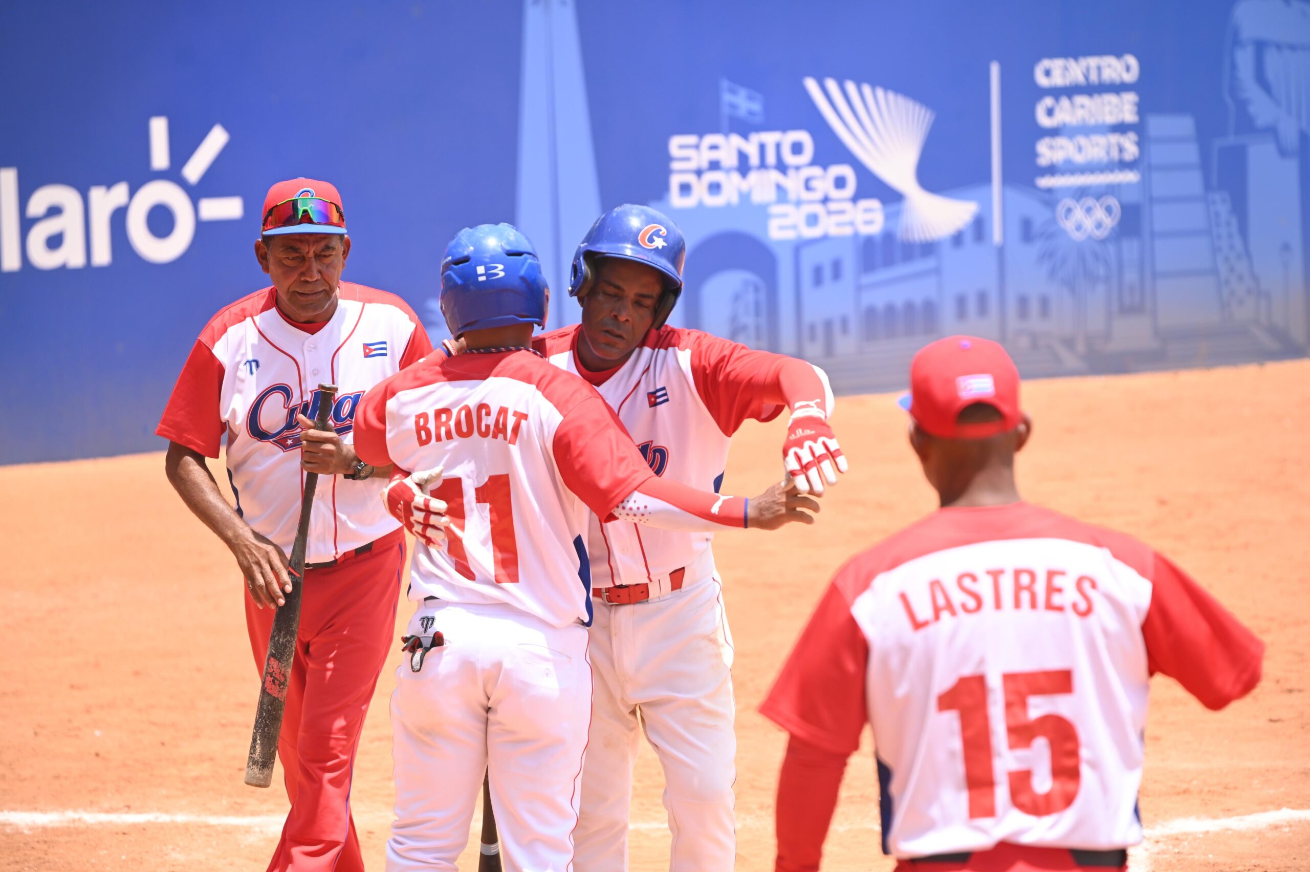Cuba vence a Panamá y arranca con triunfo en el softbol masculino