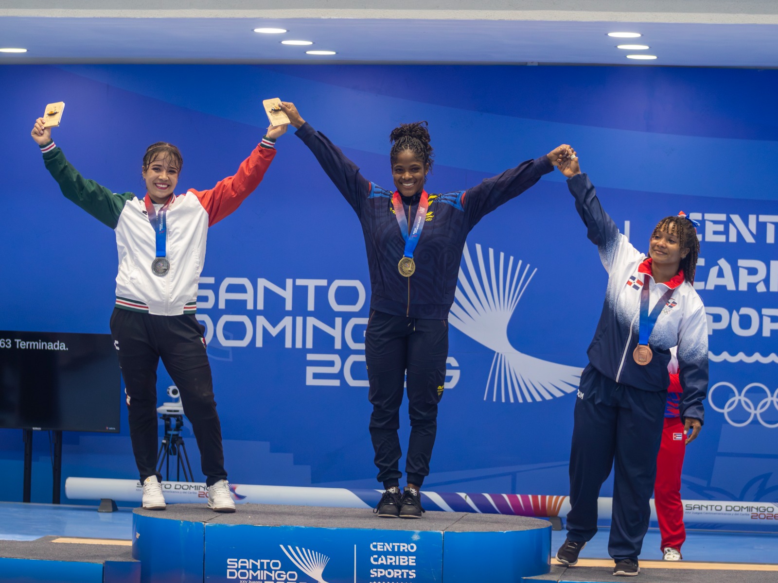 Karen Mosquera conquista dos oros para Colombia en levantamiento de pesas