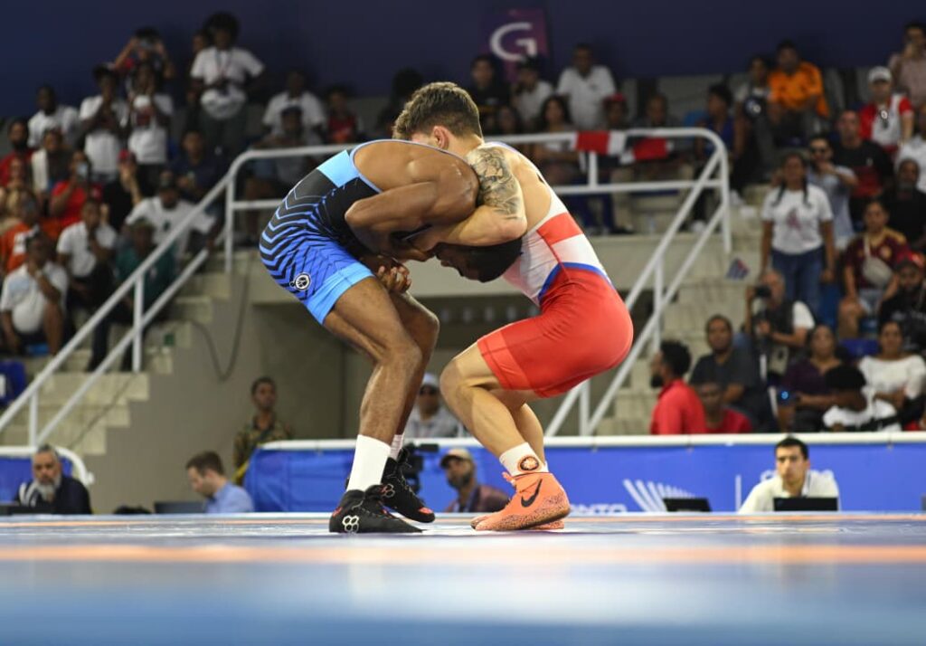 Kevin de Armas conquista el oro en los 60 kg de lucha grecorromana
