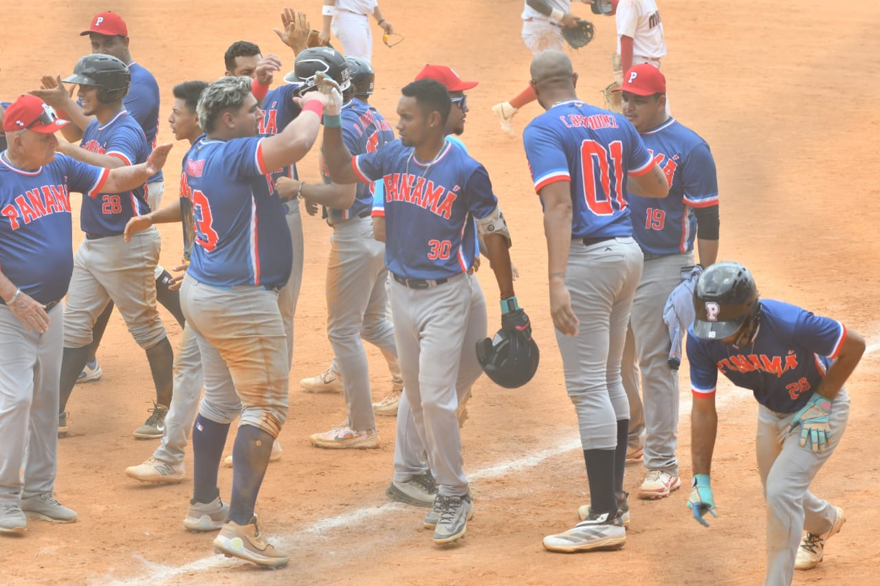 Panamá vence por nocaut a Colombia y sigue firme en el softbol masculino