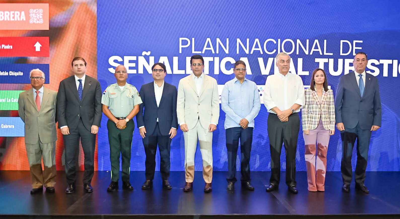Turismo y RD Vial lanzan plan nacional de señalética turística. 