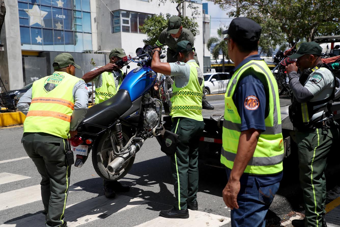 INTRANT y DIGESETT refuerzan operativos contra infracciones de motociclistas